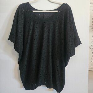 Kim & Cami Black Eyelet Top 2X
